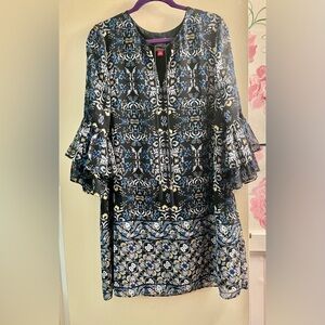 Vince Camuto Dress w/ Floral Design
SIZE 14      **LIKE NEW**